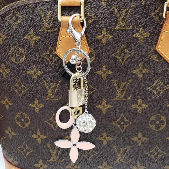 Authentic Louis Vuitton Lock & Key with unbranded Bagcharm, Keycharm, Keychain - Picture 8 of 10